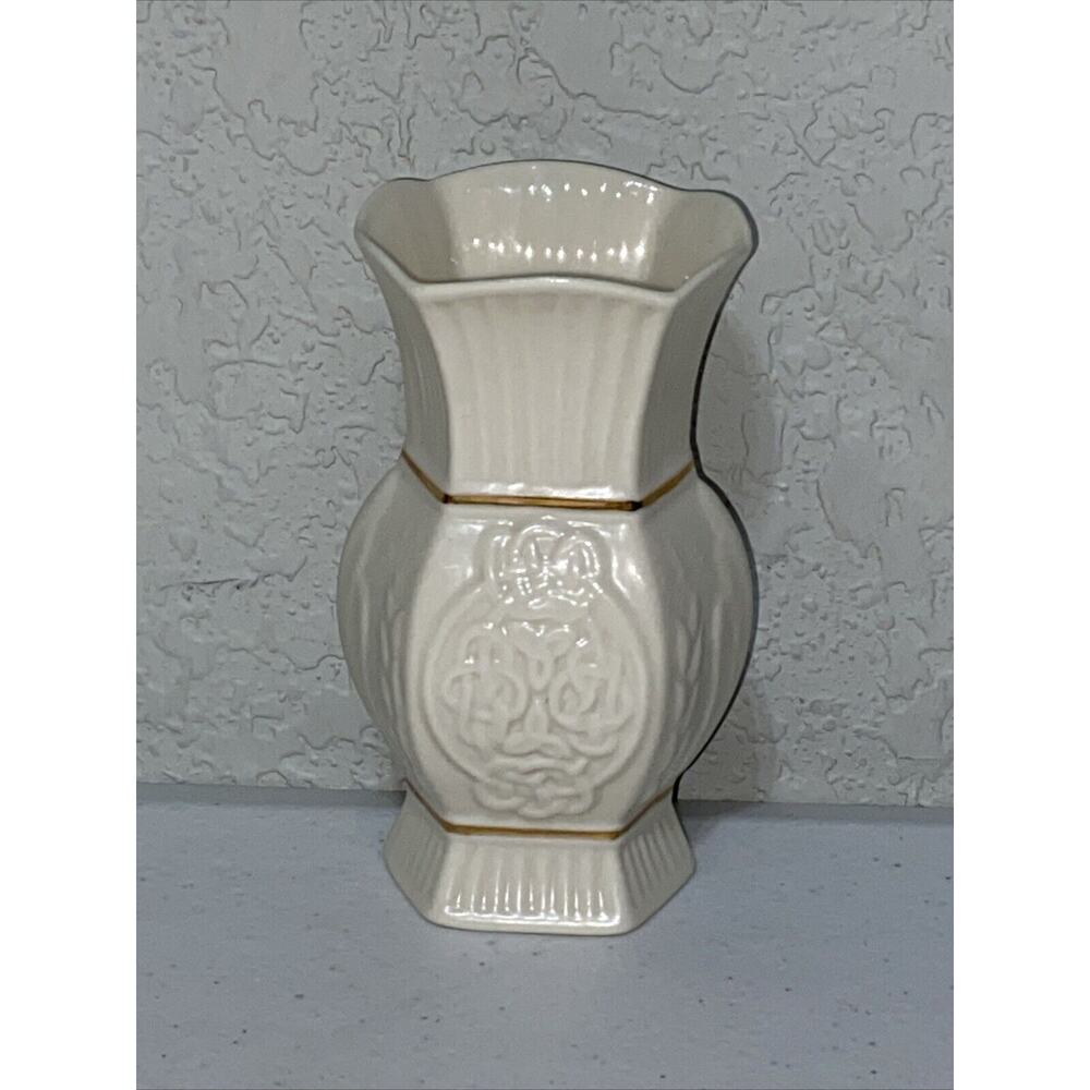 Belleek Irish Visitors Centre White Porcelain Mini‎ 4" Vase VTG Souvenir Ireland